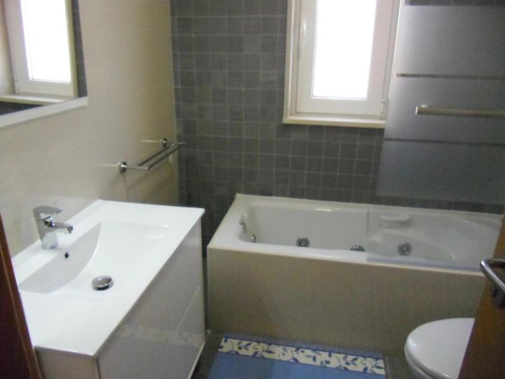 Casa Sao Bartolomeu - 5 Quartos Com Piscina Zewnętrze zdjęcie